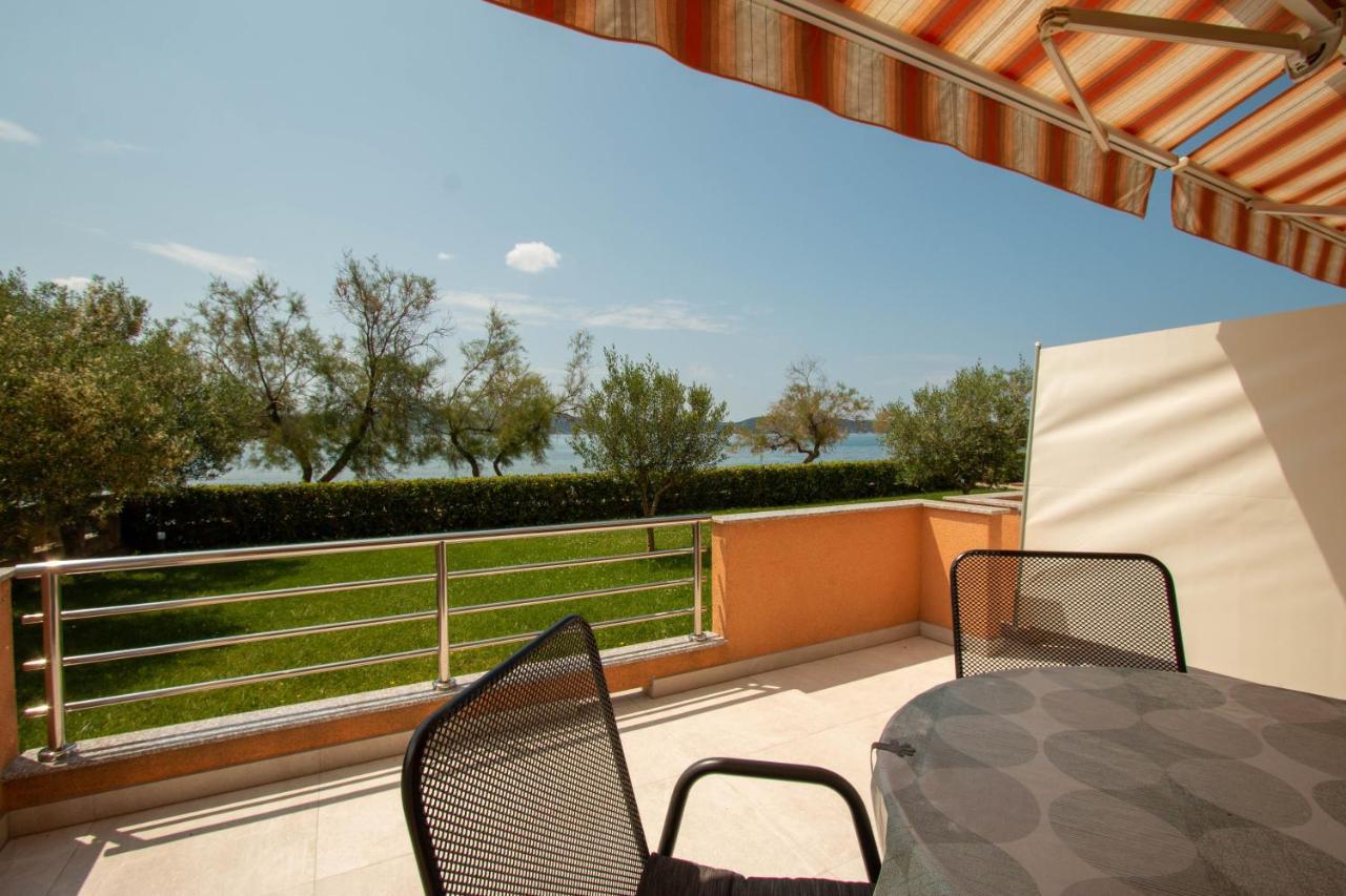 Apartments Matas ซูโกชัน ภายนอก รูปภาพ
