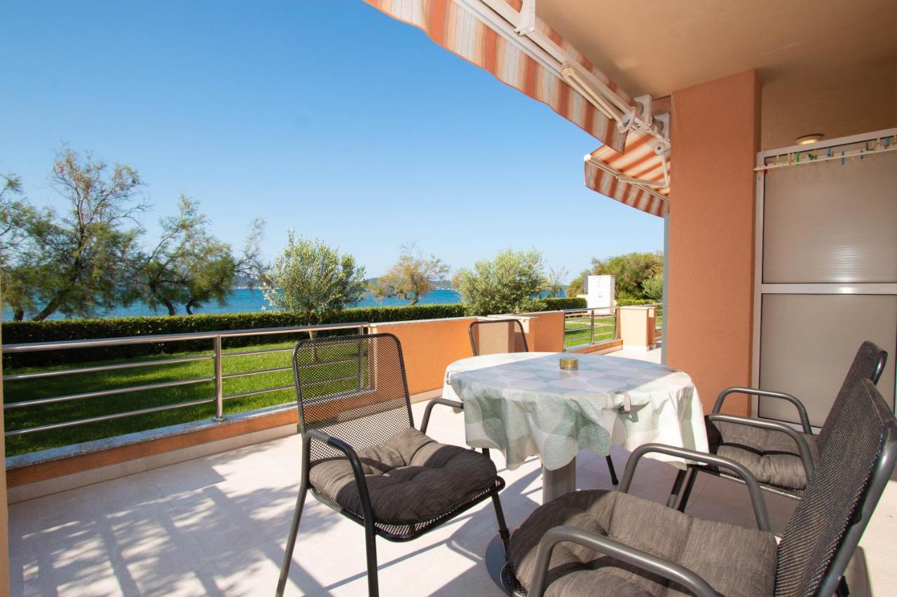 Apartments Matas ซูโกชัน ภายนอก รูปภาพ