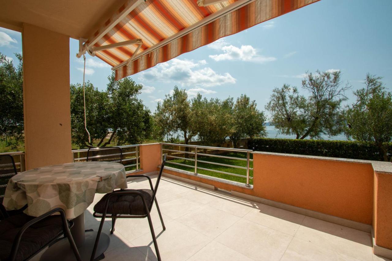 Apartments Matas ซูโกชัน ภายนอก รูปภาพ