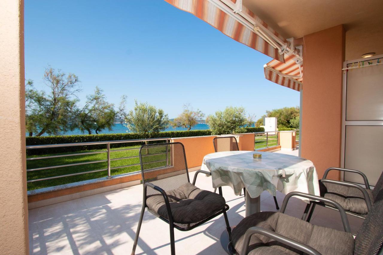Apartments Matas ซูโกชัน ภายนอก รูปภาพ