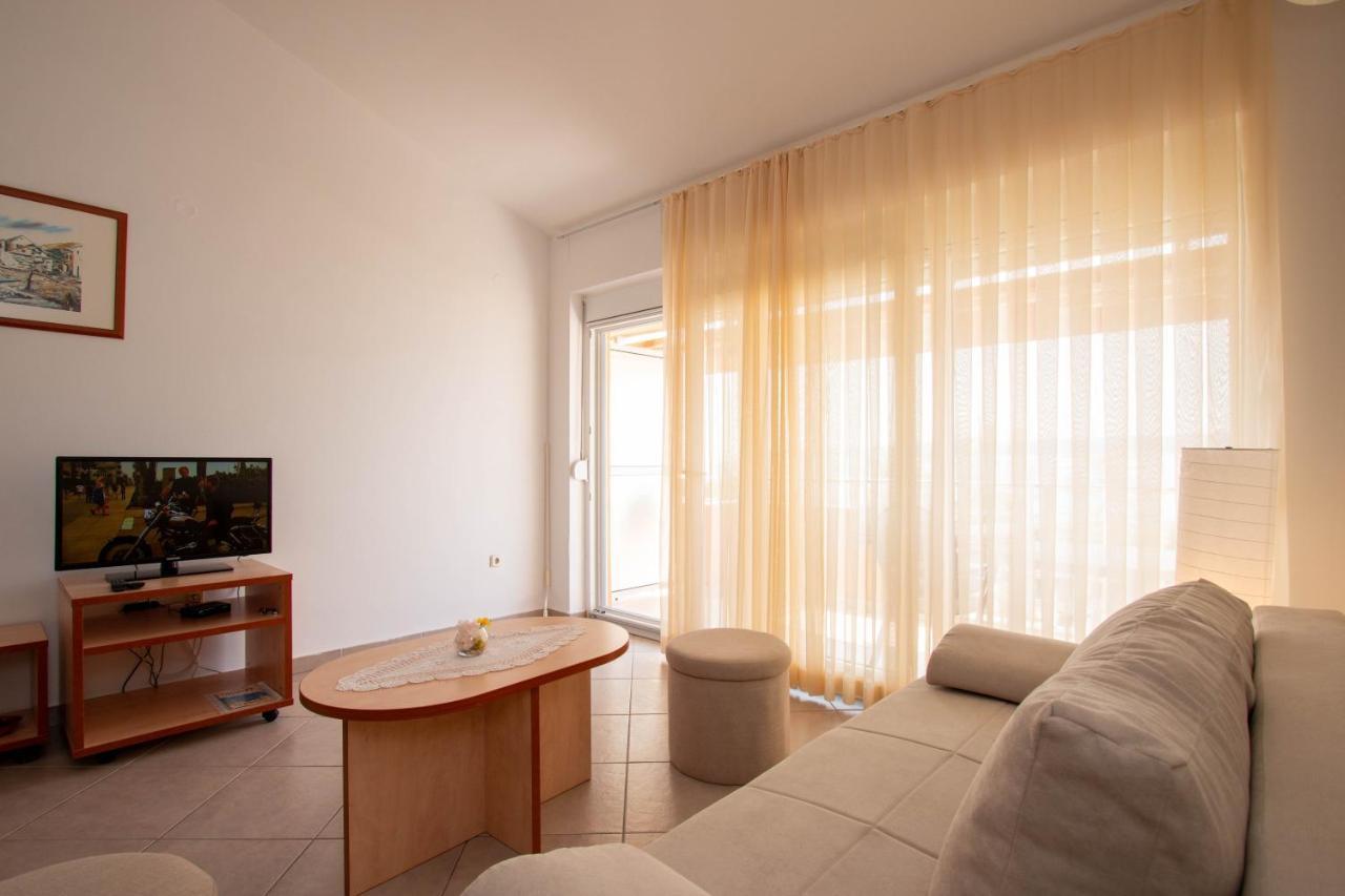 Apartments Matas ซูโกชัน ภายนอก รูปภาพ