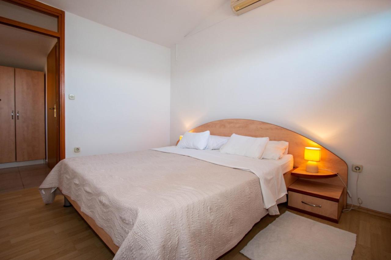 Apartments Matas ซูโกชัน ภายนอก รูปภาพ