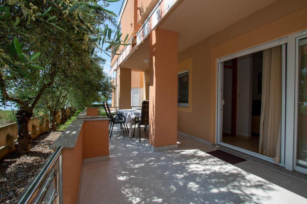 Apartments Matas ซูโกชัน ภายนอก รูปภาพ