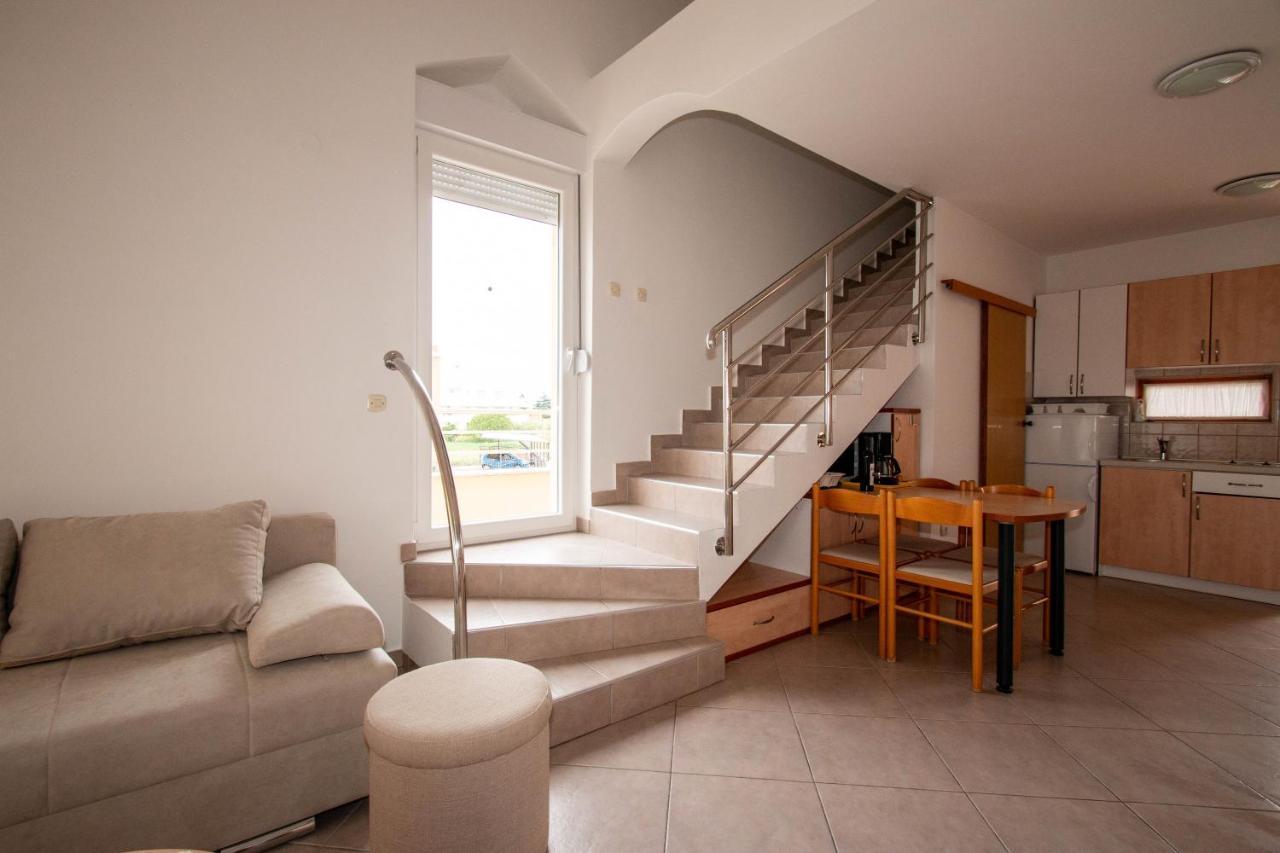 Apartments Matas ซูโกชัน ภายนอก รูปภาพ